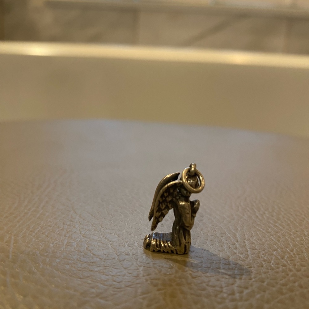 Retired James Avery Kneeling Angel Charm - Picture 3 of 4